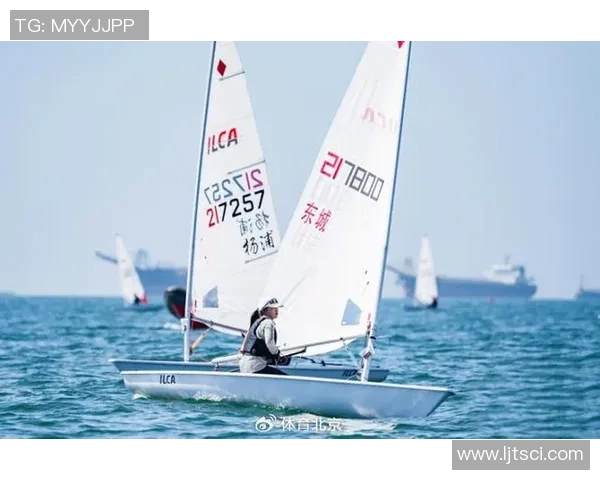 中国队成功晋级奥运帆船决赛赛场风景如画展现激烈角逐与精湛技艺 中国队成功晋级奥运帆船决赛赛场风景如画展现激烈角逐与精湛技艺